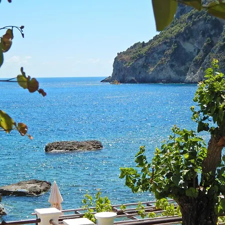 Thomas Bed & Breakfast 3*